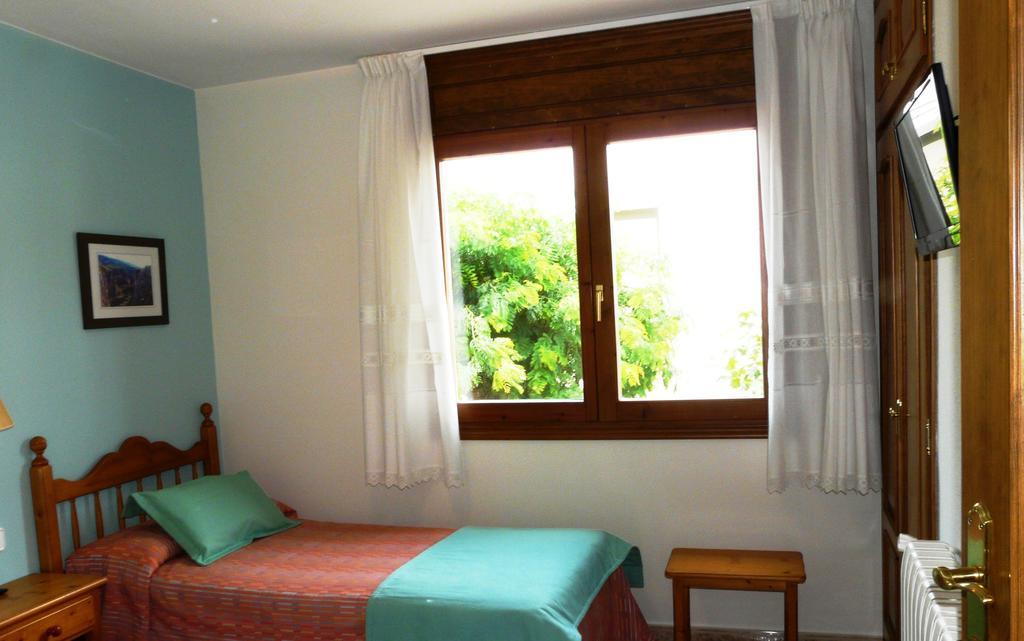 Hostal Rural Casa Castro Alberuela de la Liena Habitación foto